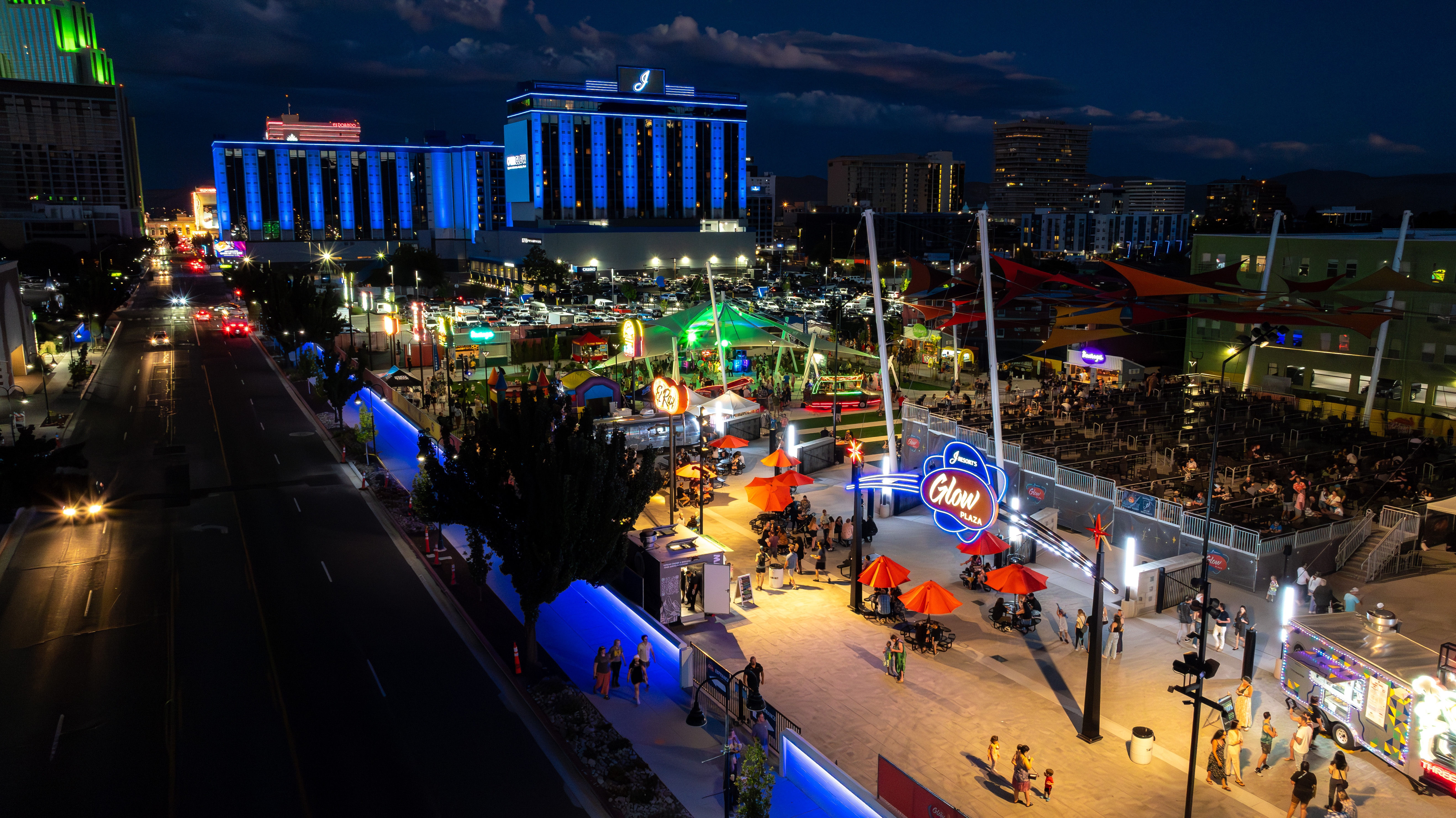 Awards at the glow plaza stage